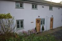 B&B Carmarthen - Luxury 2-Bed Barn Conversion in Llansteffan - Bed and Breakfast Carmarthen