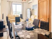 XL Central Home - Sleeps 10 people - B&B Pietà