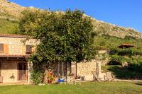 Old stone house with swimming pool Etno House Perazic - B&B Bar