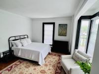 B&B Portland - Centrally located East End & off-street parking - Bed and Breakfast Portland