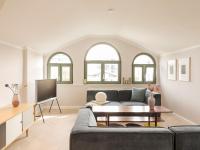 Deluxe Two-Bedroom Apartment with Balcony and Sauna - 6