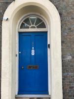 B&B Newport - Town House 8-8A High Street - Bed and Breakfast Newport