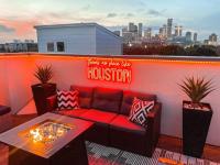 B&B Houston - Luxury Downtown Getaway with Breathtaking Views - Bed and Breakfast Houston