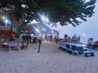 บ้านตึกเกสเฮ้าส์แอนด์โฮมสเตย์ขนอม - B&B Ban Thung Khanan