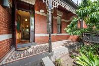 Graceful Octavia - B&B Melbourne