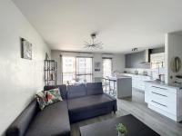 City & cosy, LYON CHARCOT- WIFI - LAVE LINGE - BALCON - PARKING - Chambres d’hôtes Lyon