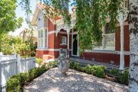 B&B Melbourne - Stylish Contemporary Retreat St Kilda - Bed and Breakfast Melbourne