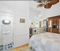 Byron Bay Tropical Tranquillity House - Bed and Breakfast