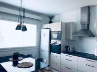 Kotimaailma Pori Väinölä Latokartanontie 16-18 - B&B Pori