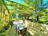 GITE DE GROUPE 15p, 7 ch, 6 sdb, parc et salle de réception, ou CHAMBRES D'HOTES - Bed and Breakfast