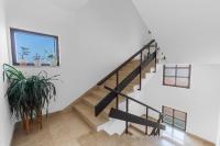 Apartamento con balcón