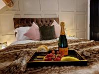 Hamilton-The Cruck Luxury Let - Bed and Breakfast Scorton
