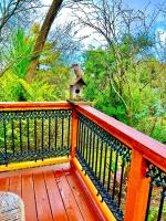 Romantic Retreat with Spa and Private Gardens - B&B Mount Dandenong