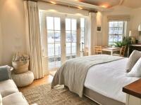 Waterfront Chic Studio - B&B