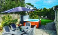 Erwenni, Llanbedrog, Abersoch near beach and pub with hot tub - Chambres d'hôtes Llanbedrog