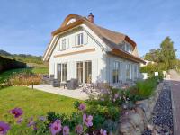 Landhaus Max in Moritzdorf - Luxus unter Reet mit Seeblick, Kamin, Sauna - B&B Sellin