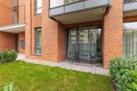 Studio Lit King-Size