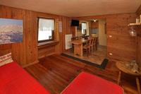 Apartment with Mountain View