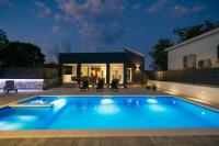 Villa Erwin with heated pool - B&B Imotski