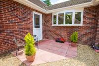 Cosy Annex, Close to Beach with Parking - B&B