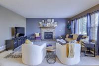 B&B Omaha - Cozy Winter Retreat with Modern Minimalist Charm - Bed and Breakfast Omaha