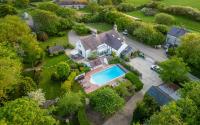 B&B Rhiw - Country House with Heated Swimming Pool & Gardens - Bed and Breakfast Rhiw