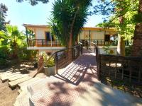 Caparica, V4 House with garden in Lazarim, Caparica - Bed and Breakfast Almada