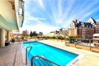 Waterfalls Hotel in Downtown With Stunning Views! - Chambres d’hôtes