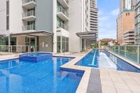Heart of the CBD ~ 1Bed/1Bath/Balcony/Free Parking - B&B