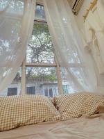 Bright Large Window Room Private External Bathroom - B&B Hanoi