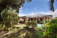 Absolute Beach Front Home -Dogs, Surf, Relax, Bush - Ferienwohnung Kawana Waters