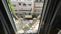 2 Newly Renovated Charming Apartments steps from Panormou Metro Station - Bed and Breakfast Athene