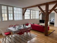 Loft duplex d'exception de 120m2 Paul Bert - B&B Paris