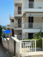 WINDSOR PLACE - Large Private Apartment, Sleeps Up To 7 - Ferienwohnung