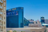 LUXURIOUS 1 BD/2BTH Premium Suite MGM Signature w/balcony - B&B Las Vegas
