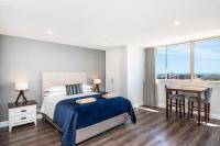 B&B Fremantle - The Allegra - 180 degree ocean and city views - Bed and Breakfast Fremantle