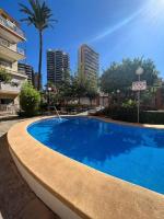 2ª línea playa · Terraza enorme · Piscina y garaje - B&B Benidorm