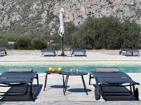 Topos luxury stay Heraion - B&B Loutraki