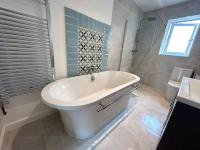 B&B Norwich - 2 - Badger Sett, Modern home with hottub in Norfolk - Bed and Breakfast Norwich