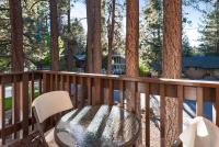 Snow Summit Chalet - Walk to Snow Summit with Hot Tub and Game Room! - B&B