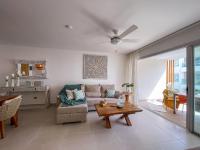 B&B Punta Cana - Luxurious condo steps from the beach, B2, Los Cora - Bed and Breakfast Punta Cana