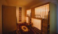 Lit dans Dortoir Hommes de 6 Lits avec Salle de Bains Commune