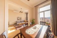 Elegant, spacious, quiet 3br near historic center - B&B