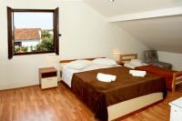 Apartamento de 2 dormitorios con balcón y vistas al mar