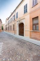 "PALAZZO SABBIONI" Romantic Apartment with Kitchen Park View - B&B Ferrara