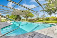 WatersEdge -handicap friendly, screened private pool - B&B
