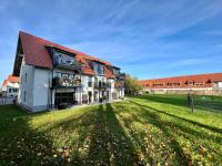 Ferienwohnung Bella - mit Waschmaschine, Fahrstuhl und Carport in ruhiger Altstadtlage von Ballenstedt - Chambres d'hôtes Ballenstedt