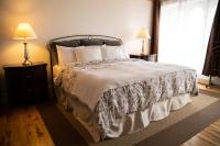 Le Saint-Laurent Deluxe Apartment