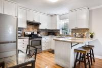 Your Home Away From Home-AC-Self Checkin-Parking - Bed and Breakfast Mission