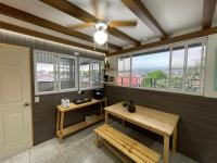 Apartment with Mountain View